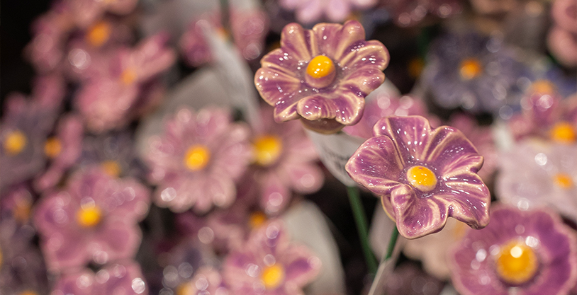Handmade ceramic flowers as Hungarian gifts