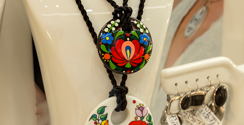 Jewellery with Hungarian folk motifs and handcrafted gifts