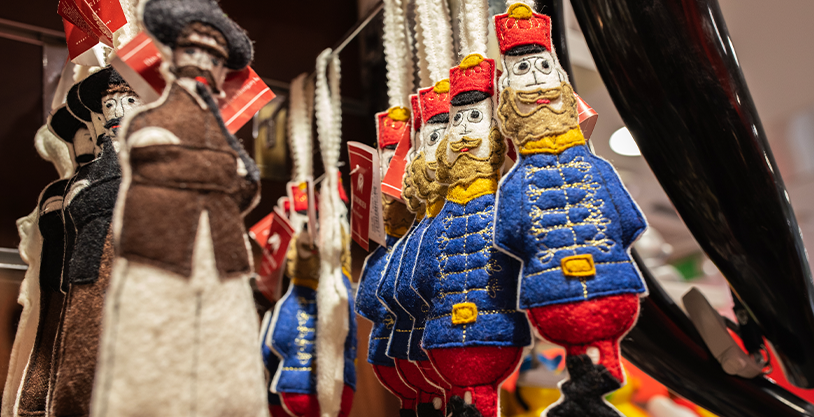Hungarian hussar figurine souvenirs at the Memories of Hungary gift shop